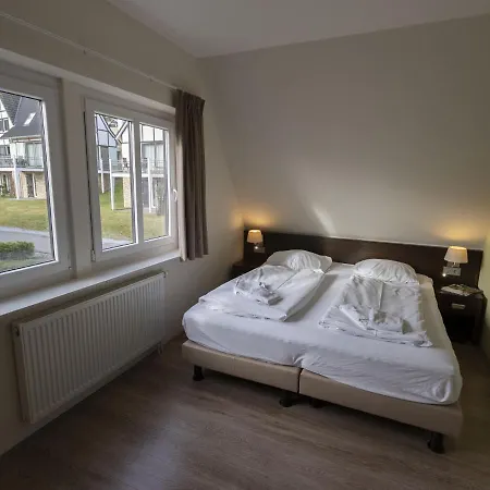 Comfy With Two Bathrooms, Close To A *